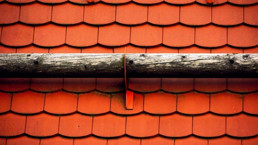 Read more about the article How to Choose the Right Roofing Contractor for Your Project