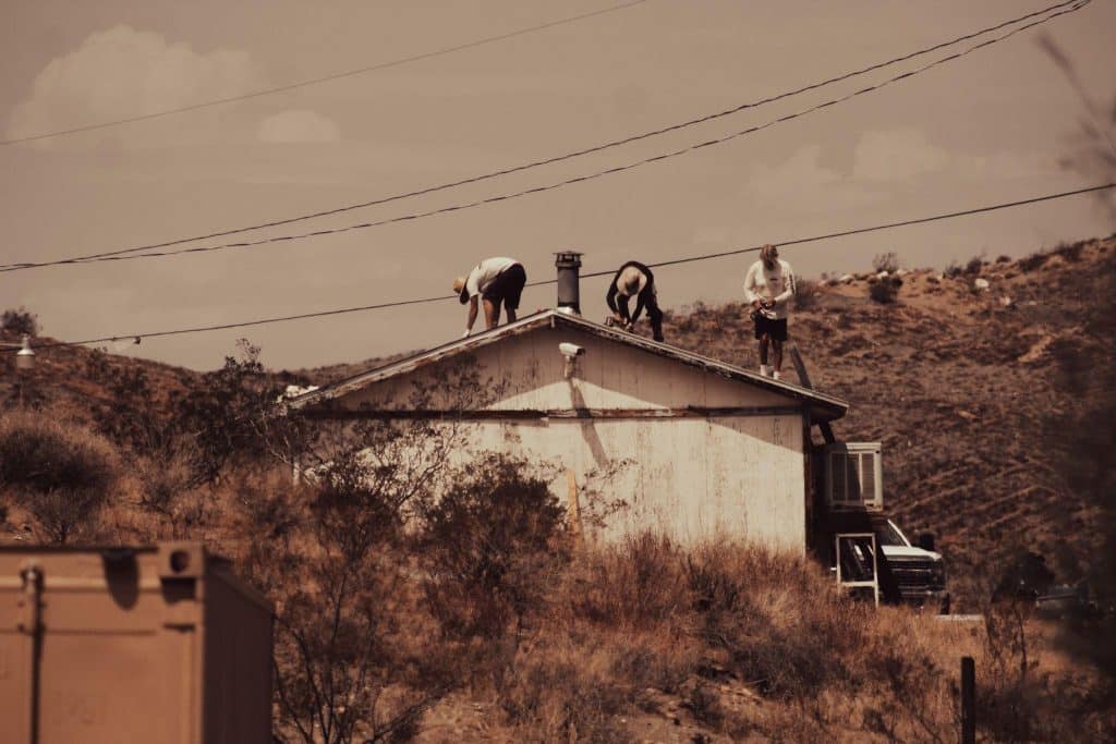 Read more about the article 5 Things to Expect from Professional Roofing Contractors