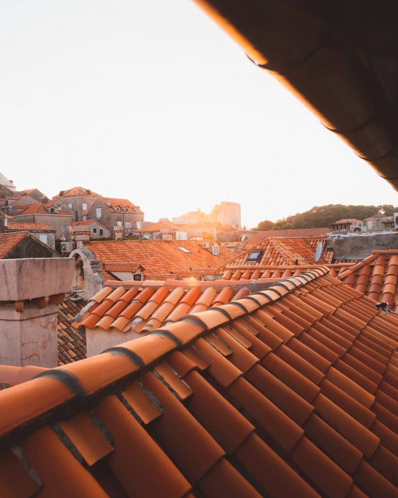 Read more about the article Roofing Safety First: Essential Tips for DIY Enthusiasts