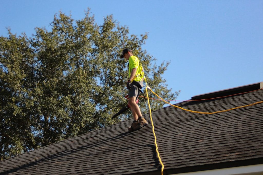 Read more about the article Top Tips for a Successful Roof Installation: From Choosing Materials to Hiring Contractors